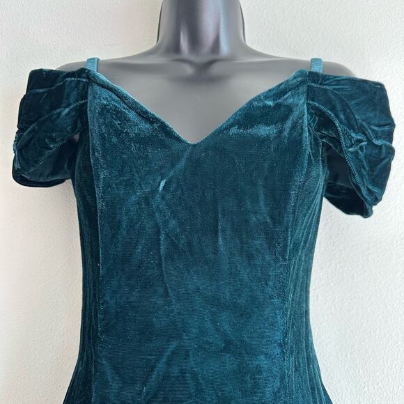 Vintage 90s Green Velvet Off Shoulder Holiday Party Dress Puff Sleeve Size 5/6 - Picture 7 of 9
